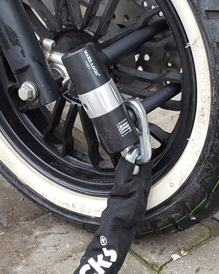 praktijkafbeelding Kettingslot 120cm met loop + verlengde U-beugel van Maxx-Locks